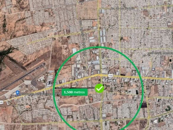 Avión de mapa con áreas comerciales y propiedades en venta en Querétaro, cerca del aeropuerto internacional y con amplio radio de 1500 metros para inversiones inmobiliarias comerciales.