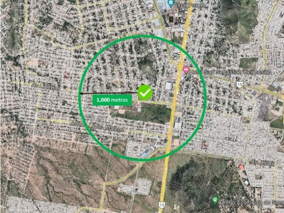 Amplia propiedad comercial en zona estratégica, cerca de avenidas principales y con fácil acceso, ideal para inversión en bienes raíces comerciales.