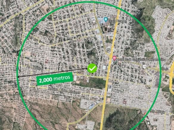 2. Amplia propiedad comercial ubicada a 2000 metros del centro de Xalapa, ideal para inversionistas y negocios en crecimiento, con fácil acceso y gran potencial en zona estratégica.