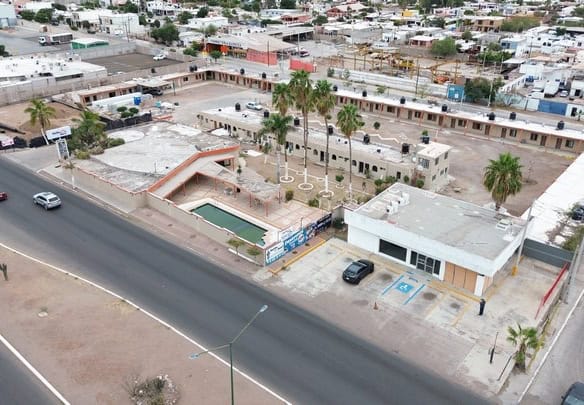 Amplio lote comercial en Plazas comerciales en Ciudad Juárez, ideal para inversión y desarrollo de negocios, con fácil acceso y buenas vialidades.