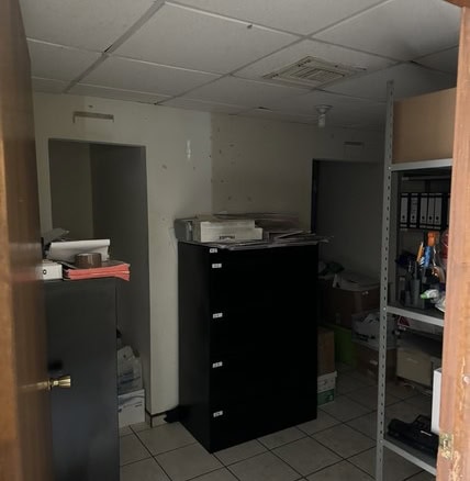 Archivos de oficina para renta en bienes raíces comerciales, espacio comercial en venta, oficina equipada, local comercial para negocios, inmueble para inversión en bienes raíces comerciales.