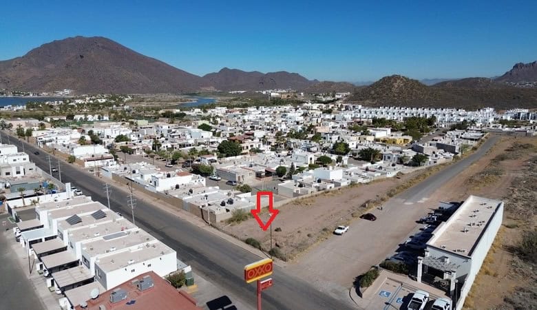 Amplia parcela en venta en Fompo Bienes Raíces Comerciales, ideal para construcción de proyecto residenciales o comerciales, ubicada en zona estratégica cerca de servicios y vías principales en Fompo.