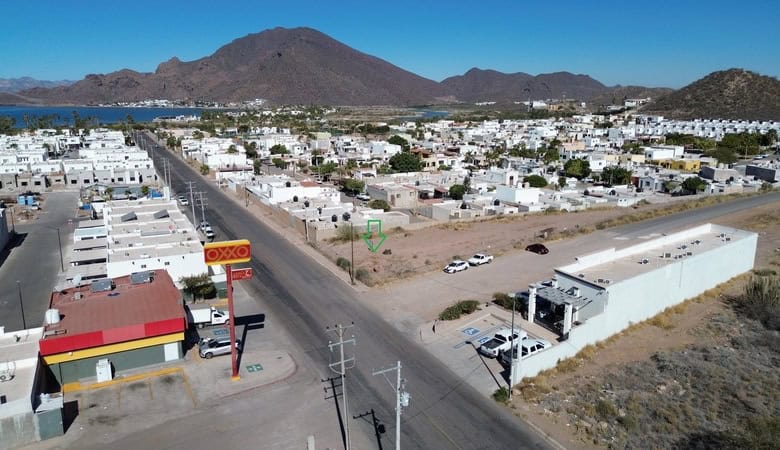 Amplia propiedad comercial en venta en fompo bienes raíces, ubicada en zona estratégica con excelente acceso a vías principales, ideal para inversión y crecimiento empresarial.