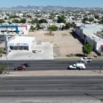 Amplia imagen de propiedades comerciales en venta en fompo bienes raices, localizados en zona estratégica con fácil acceso a la calle principal, perfectos para inversión y desarrollo empresarial en diferentes sectores.