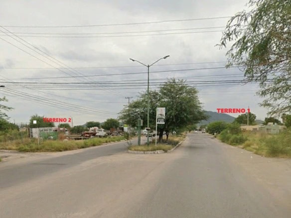 Terreno en venta en zona comercial con potencial de inversión, ubicado en una área en desarrollo, ideal para proyectos inmobiliarios o comerciales en condiciones favorables.