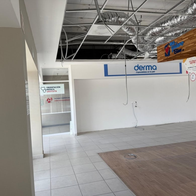 Locales comerciales en excelente estado para inversión en bienes raíces comerciales, disponibles en diferentes tamaños en zonas estratégicas. Ideal para negocios y proyectos comerciales.