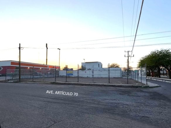 FOMPO bienes raíces comerciales, terreno en venta con ubicación estratégica en Ave. Artículo 70 y Blvd. Pedro María de Anaya, ideal para inversión y desarrollo de negocios, con fácil acceso y excelente visibilidad en la zona.
