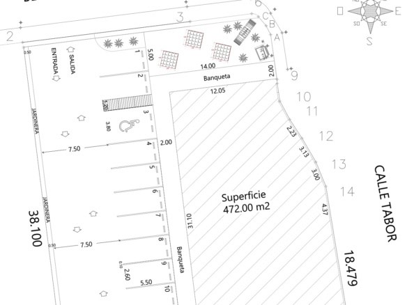 Espacios de venta y oficinas para inmuebles comerciales, incluyendo áreas de parking y diseño de terreno para bienes raíces comerciales.