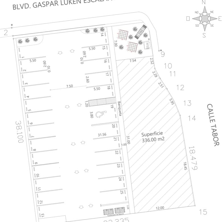 Amplio lote comercial en renta en zona estratégica con excelente ubicación y superficie de 336 m2, ideal para negocios y oficinas, con fácil acceso y servicios disponibles.