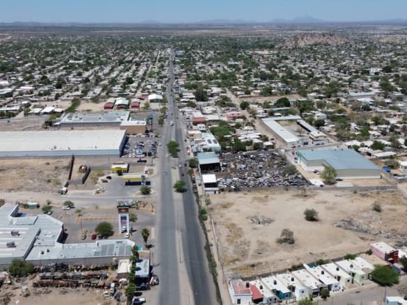 Amplio espacio comercial en zona clave, ideal para inversión y desarrollo de bienes raíces comerciales en Tijuana. Excelente ubicación y accesibilidad para tu negocio.