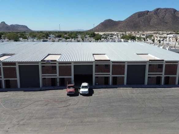 Deposito industrial en venta en `fompo bienes raices comerciales`, ideal para inversión y expansión de negocios en ubicación estratégica. Espacio amplio y accesible, listo para operar.