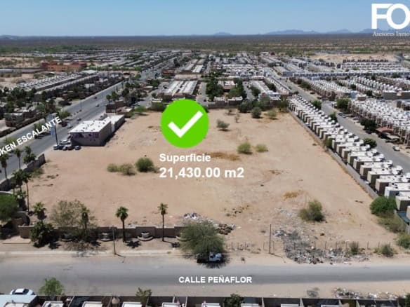 Amplio terreno comercial en venta en Blvd. Gaspar Luken Escalante, ideal para inversión o desarrollo, superficie de 21,430 m2 en zona estratégica con gran potencial de crecimiento.