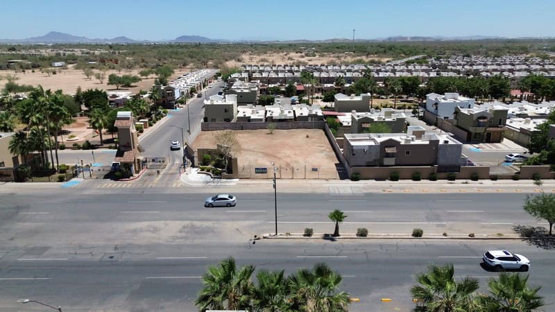 Espacio comercial en venta en Fompo Bienes Raíces Espacio comercial en venta en Fompo Bienes Raíces, ubicado en una zona estratégica con fácil acceso y visibilidad, ideal para negocios y oficinas en desarrollo.