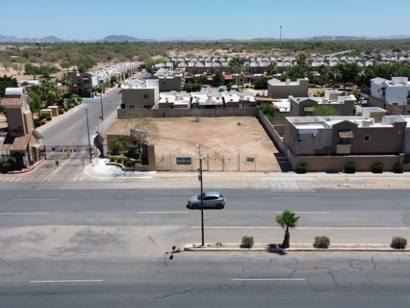 Espacio comercial en venta en una ubicación privilegiada, ideal para negocios y oficinas en una zona de alto crecimiento. Perfecto para inversionistas que buscan oportunidades en bienes raíces comerci.