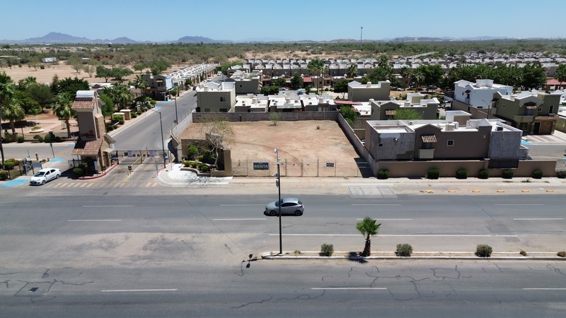 Espacio comercial en venta en zona estratégica Espacio comercial en venta en una ubicación privilegiada, ideal para negocios y oficinas en una zona de alto crecimiento. Perfecto para inversionistas que buscan oportunidades en bienes raíces comerci.