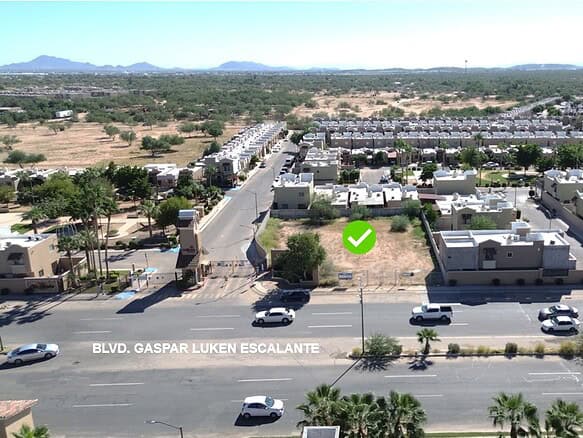 Terreno en venta en Blvd. Gaspar Luken Escalante, ideal para desarrollo comercial o residencial en zona estratégica. Oportunidad de inversión en bienes raíces comerciales en Mérida, Yucatán.