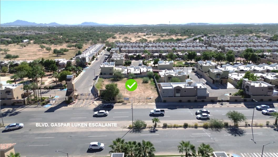 Frontal . 10 nov 2025 Terreno en venta en Blvd. Gaspar Luken Escalante, ideal para desarrollo comercial o residencial en zona estratégica. Oportunidad de inversión en bienes raíces comerciales en Mérida, Yucatán.